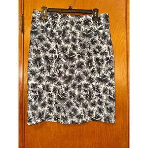 Margaret M Black and White Floral Pencil Skirt Size M Casual Fun Lightweight